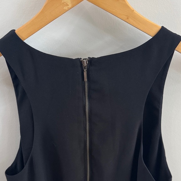 Banana Republic Two-Tone Black and White Tank Top - Picture 6 of 7